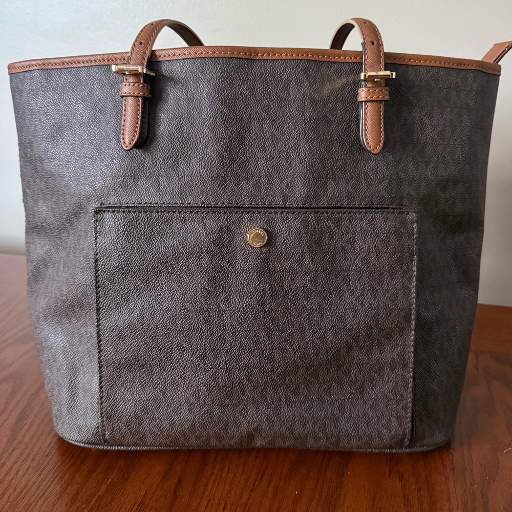 Michael Kors Jet Set Pocket Snap Medium Tote